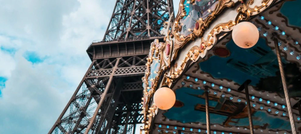 Tour Eiffel pour symboliser un CRM français